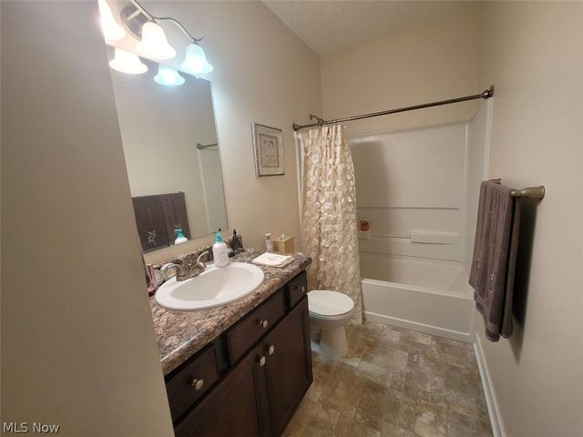 3343 Gated Court, Avon, OH 44011