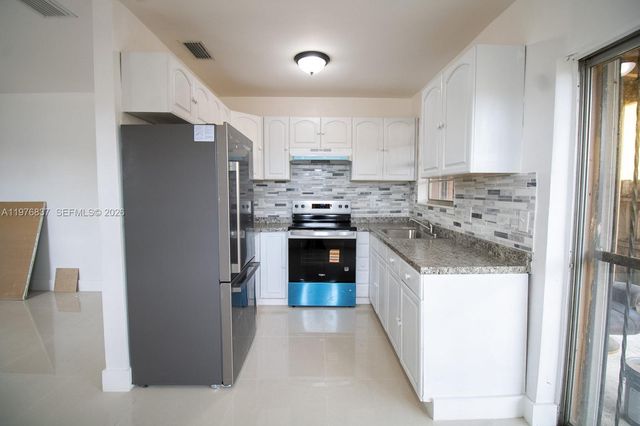 12061 SW 4th Ter 12061, Miami, FL 33184