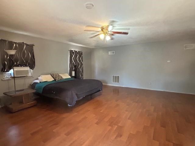 214 Whispering Oaks Street, Tom Bean, TX 75491