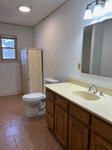 214 Whispering Oaks Street, Tom Bean, TX 75491