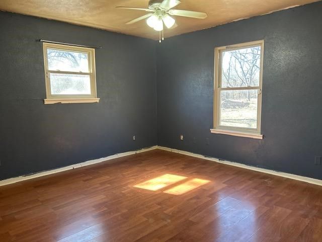 214 Whispering Oaks Street, Tom Bean, TX 75491