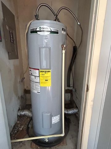 214 Whispering Oaks Street, Tom Bean, TX 75491