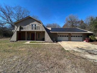 214 Whispering Oaks Street, Tom Bean, TX 75491