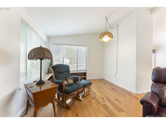 1600 RHODODENDRON Dr 309, Florence, OR 97439