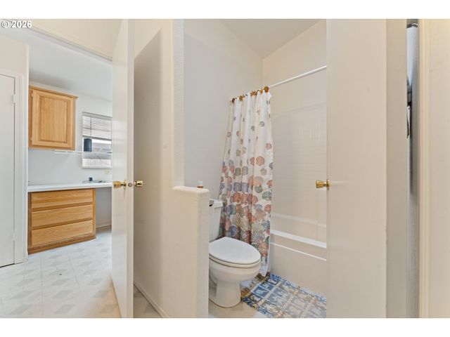 1600 RHODODENDRON Dr 309, Florence, OR 97439