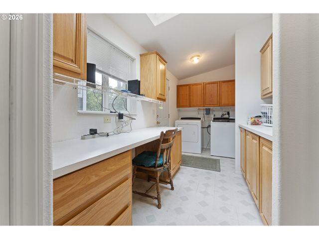 1600 RHODODENDRON Dr 309, Florence, OR 97439