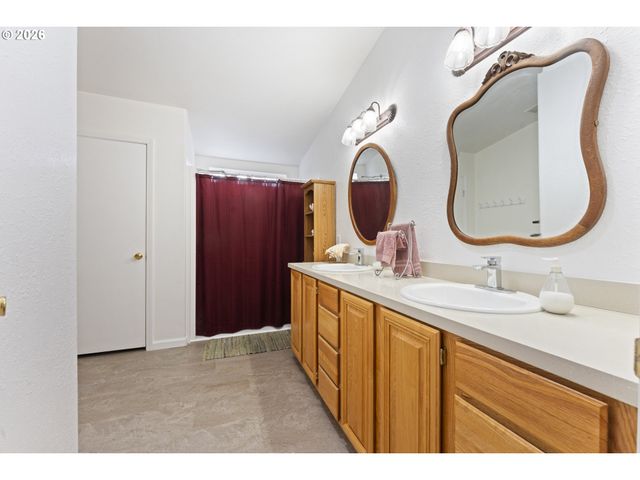 1600 RHODODENDRON Dr 309, Florence, OR 97439