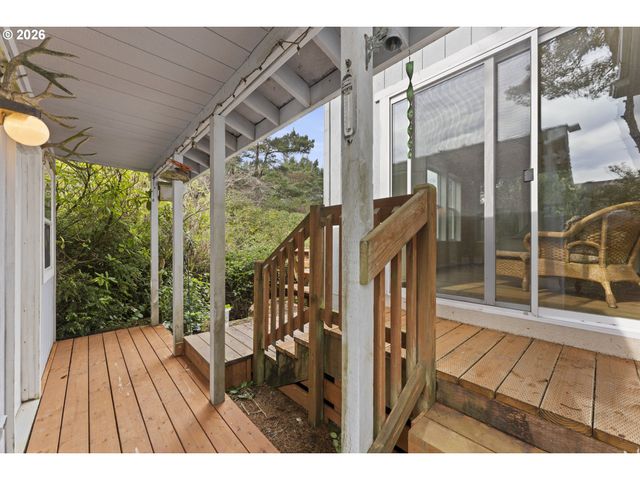 1600 RHODODENDRON Dr 309, Florence, OR 97439