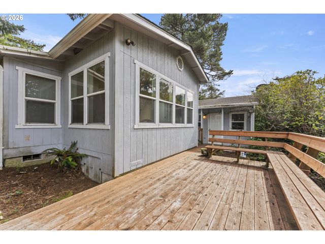 1600 RHODODENDRON Dr 309, Florence, OR 97439