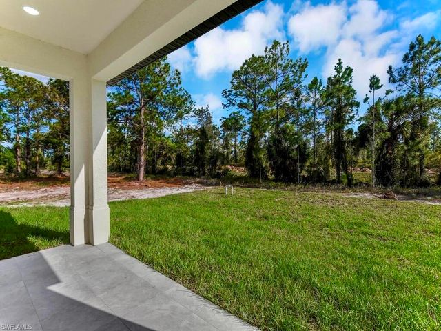 1040 Candlelight DR, Lehigh Acres, FL 33974