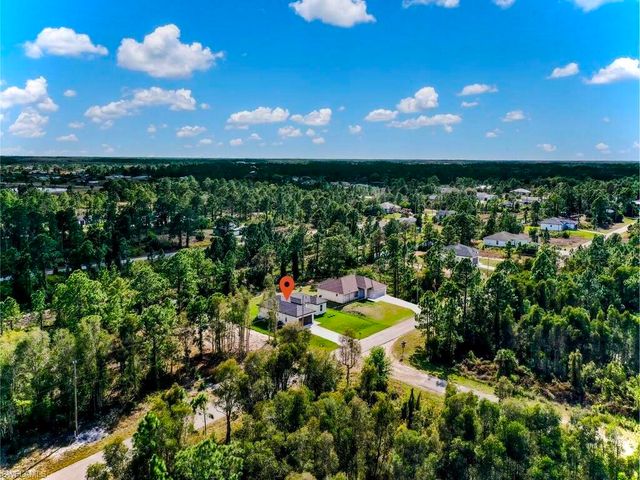 1040 Candlelight DR, Lehigh Acres, FL 33974