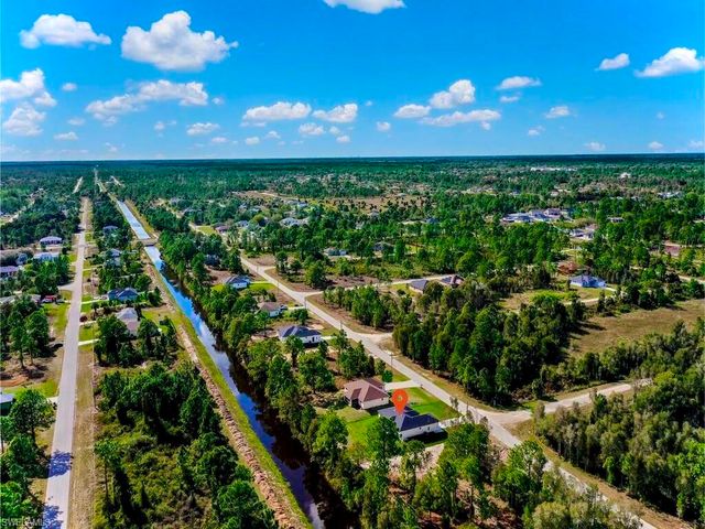 1040 Candlelight DR, Lehigh Acres, FL 33974