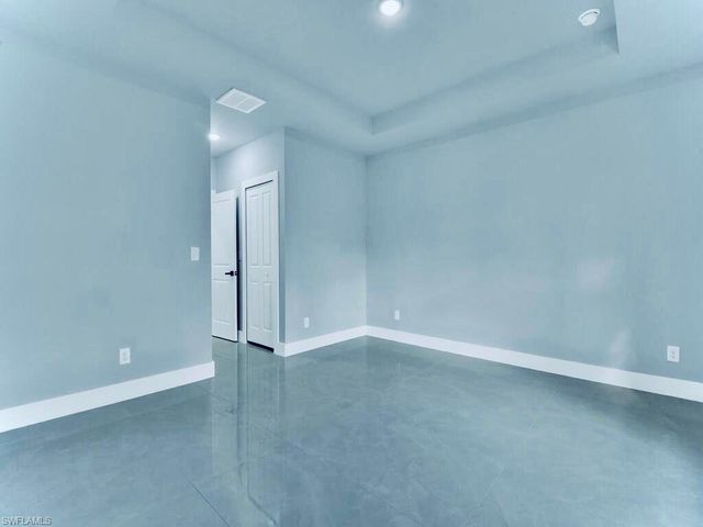 1040 Candlelight DR, Lehigh Acres, FL 33974