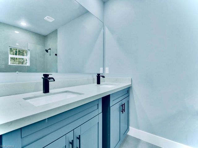 1040 Candlelight DR, Lehigh Acres, FL 33974