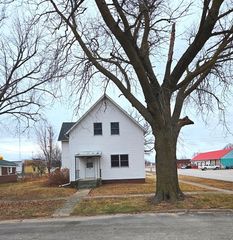 404 Cass Street, Adair, IA 50002