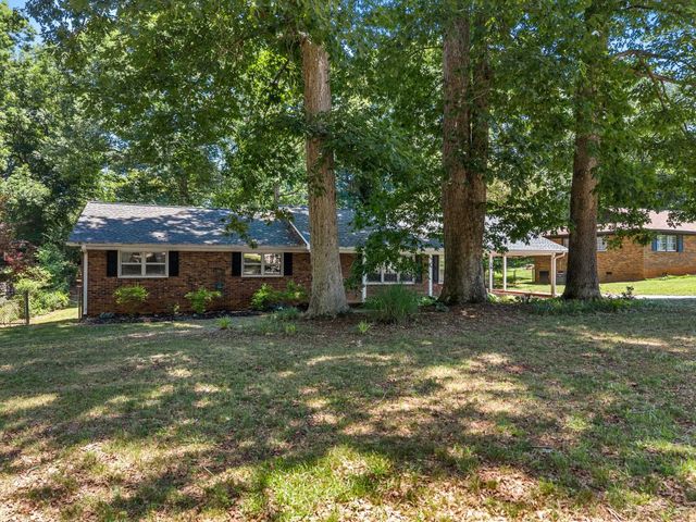 36 Annandale Drive, Boiling Springs, SC 29316