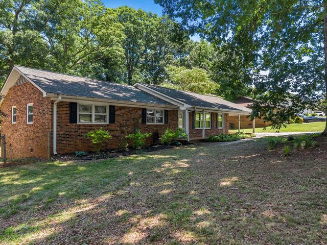 36 Annandale Drive, Boiling Springs, SC 29316