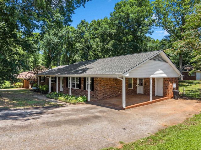 36 Annandale Drive, Boiling Springs, SC 29316