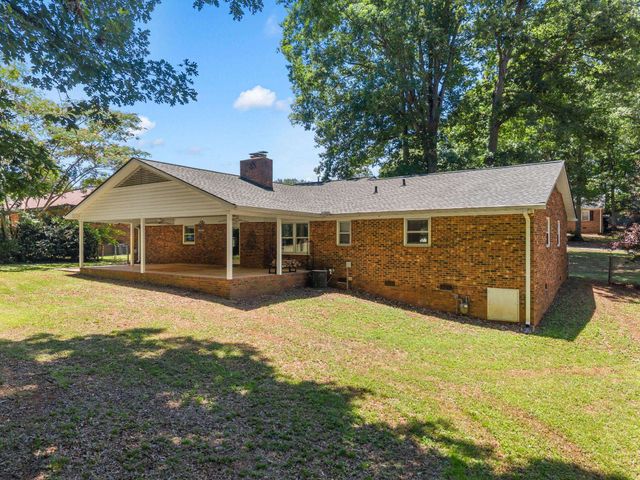 36 Annandale Drive, Boiling Springs, SC 29316