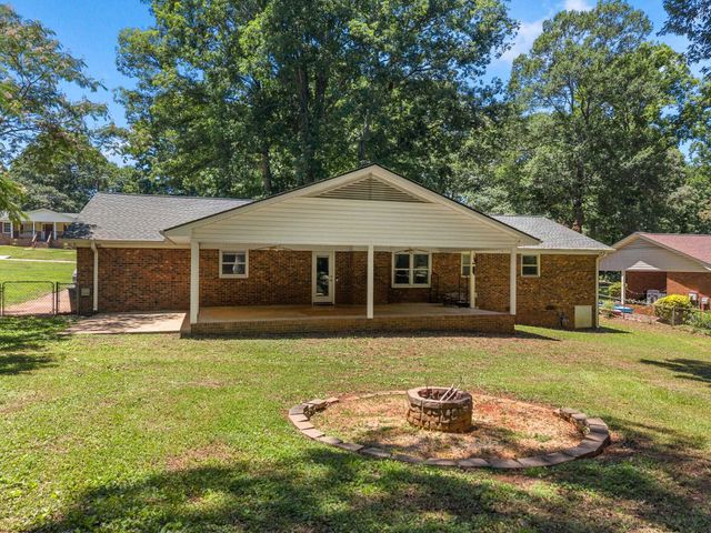 36 Annandale Drive, Boiling Springs, SC 29316
