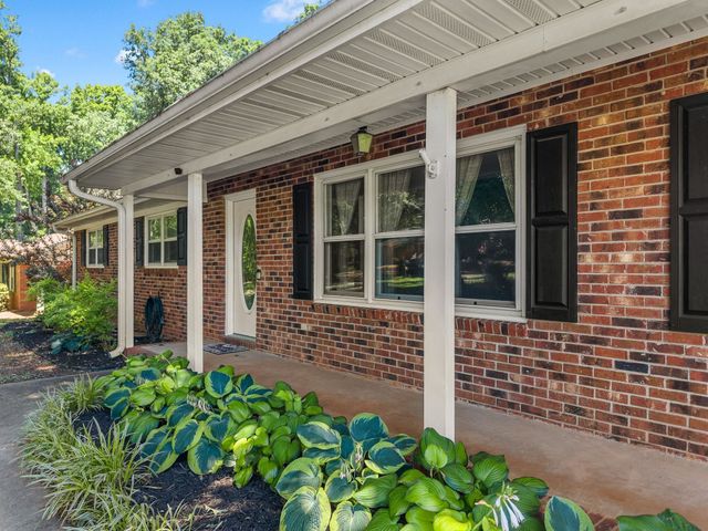 36 Annandale Drive, Boiling Springs, SC 29316