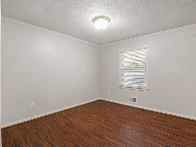36 Annandale Drive, Boiling Springs, SC 29316