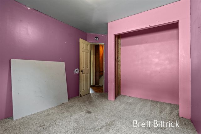 37011 Wahimund Avenue, Paw Paw, MI 49079