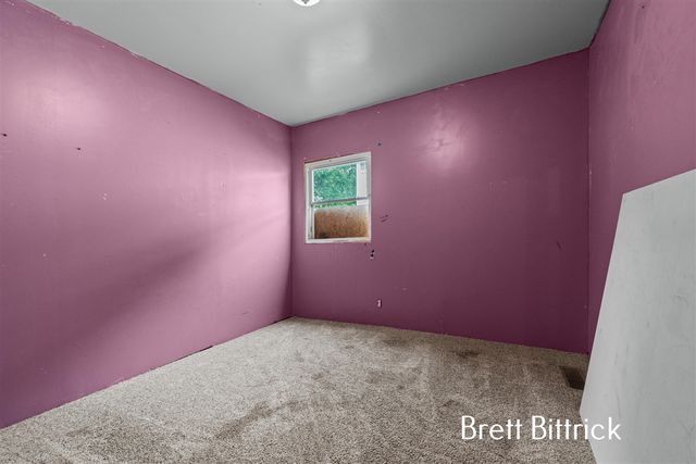 37011 Wahimund Avenue, Paw Paw, MI 49079