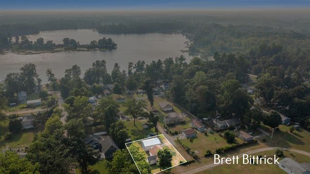 37011 Wahimund Avenue, Paw Paw, MI 49079