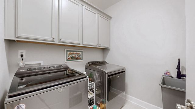 2460 Stonecenter Ln, Murfreesboro, TN 37128
