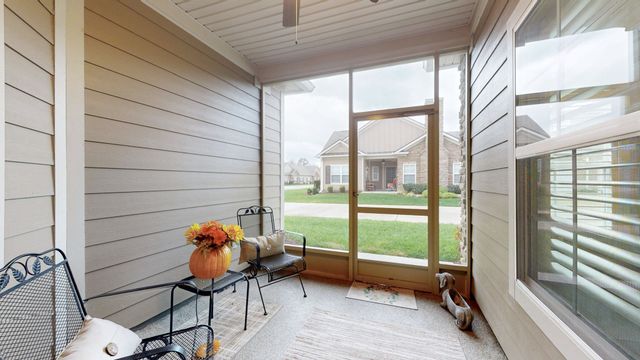 2460 Stonecenter Ln, Murfreesboro, TN 37128