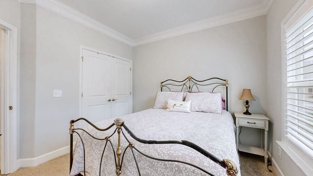 2460 Stonecenter Ln, Murfreesboro, TN 37128