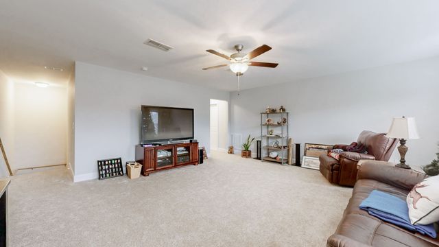 2460 Stonecenter Ln, Murfreesboro, TN 37128