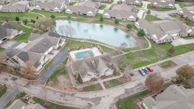 2460 Stonecenter Ln, Murfreesboro, TN 37128