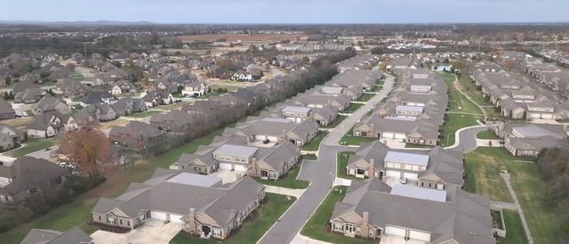 2460 Stonecenter Ln, Murfreesboro, TN 37128