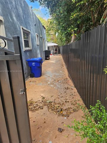 2231 NW 4th Ter, Miami, FL 33125