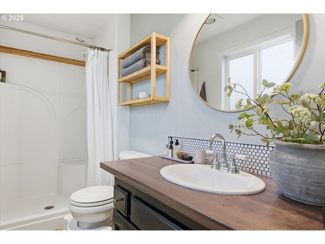 11505 Se FLAVEL St, Portland, OR 97266