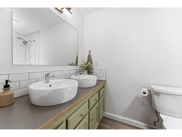 11505 Se FLAVEL St, Portland, OR 97266