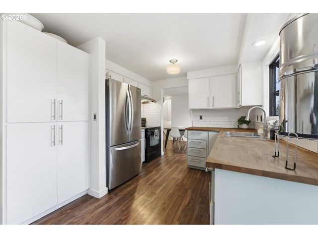 11505 Se FLAVEL St, Portland, OR 97266