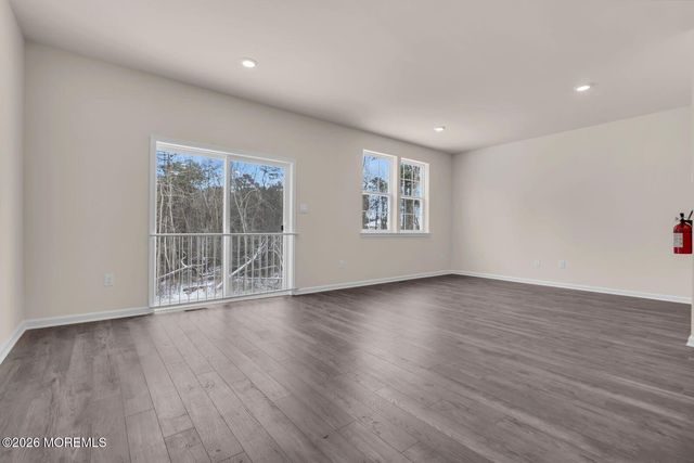 66 Mantoloking Drive, Jackson, NJ 08527
