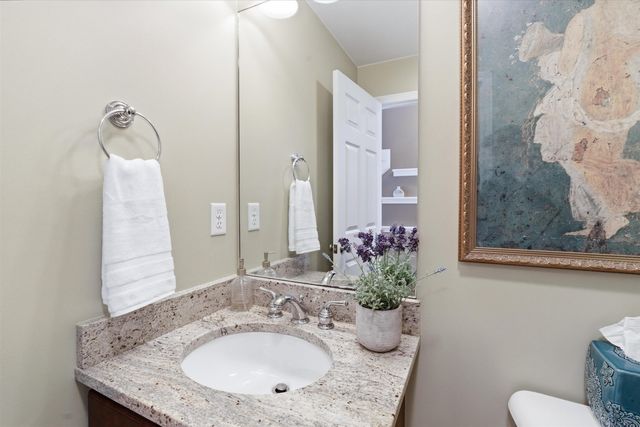 32 Peacock Brook Lane, Amherst, NH 03031