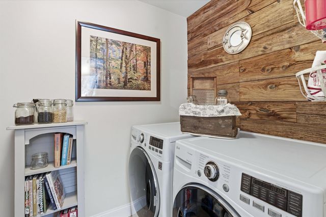 32 Peacock Brook Lane, Amherst, NH 03031