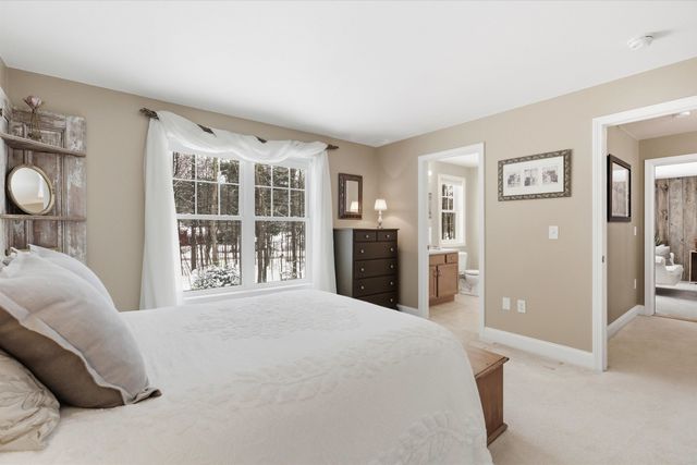 32 Peacock Brook Lane, Amherst, NH 03031