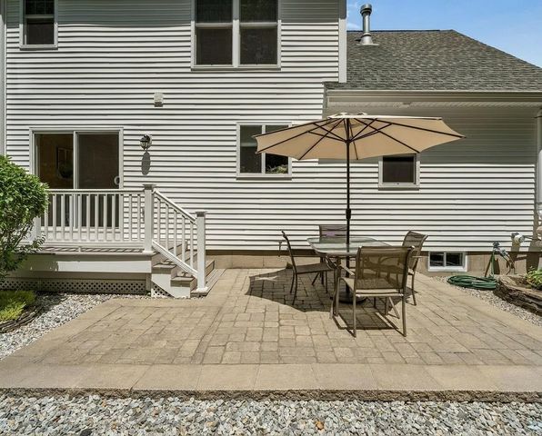 32 Peacock Brook Lane, Amherst, NH 03031