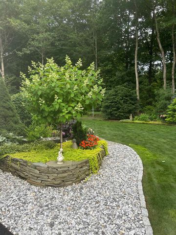 32 Peacock Brook Lane, Amherst, NH 03031