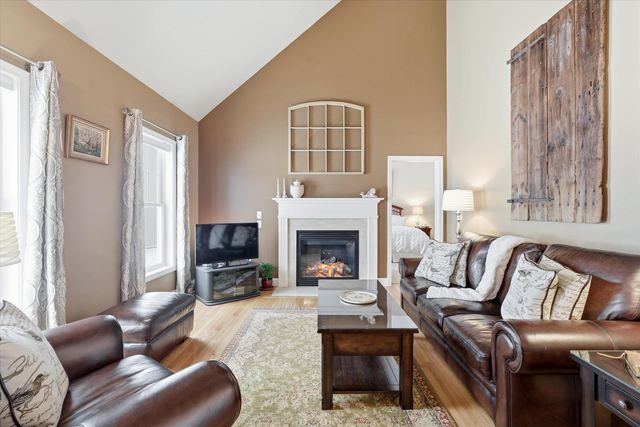 32 Peacock Brook Lane, Amherst, NH 03031