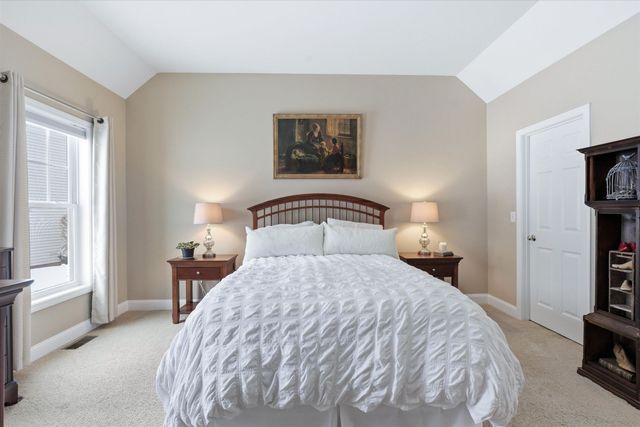 32 Peacock Brook Lane, Amherst, NH 03031