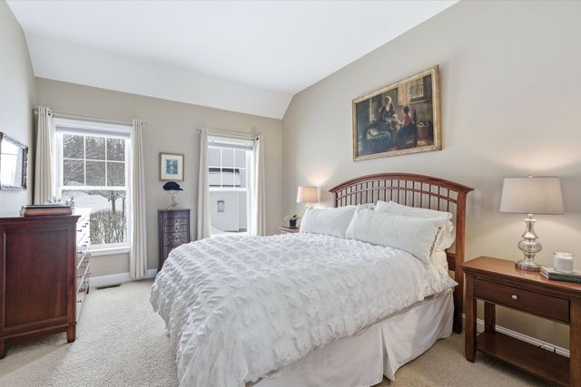 32 Peacock Brook Lane, Amherst, NH 03031