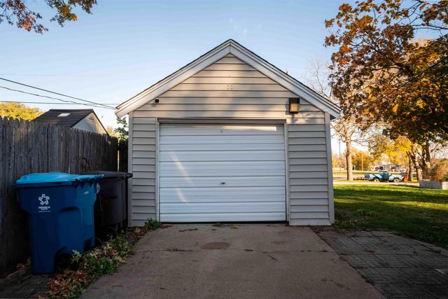 1811 Forest Avenue, Waterloo, IA 50702