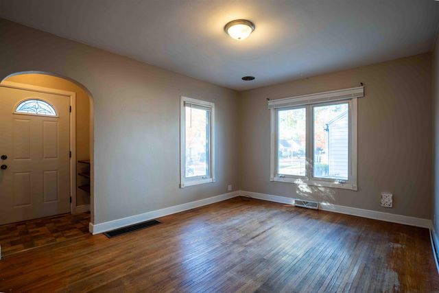 1811 Forest Avenue, Waterloo, IA 50702